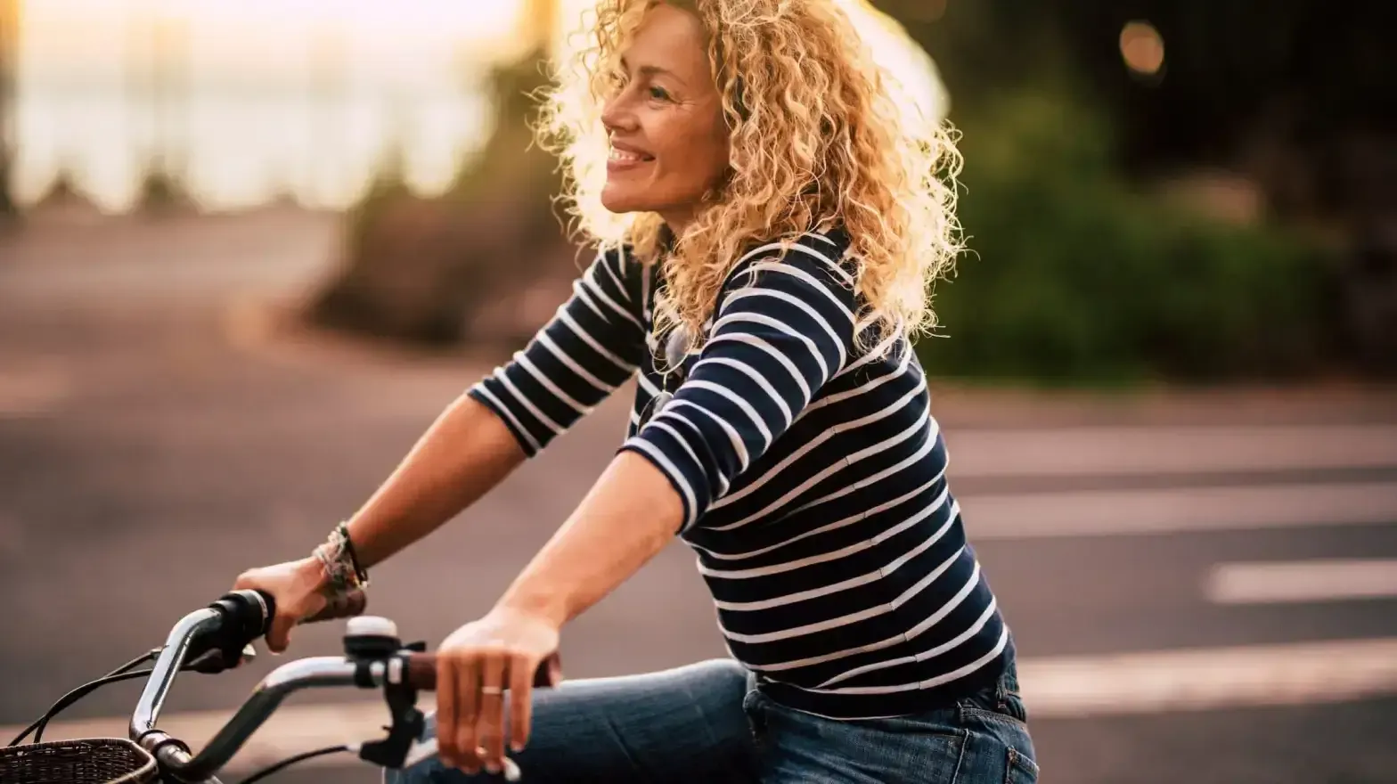 Menopause and Weight Gain_ Causes, Solutions, and How to Manage Belly Fat